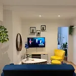 Cosy 2Br Flat Excellent Location